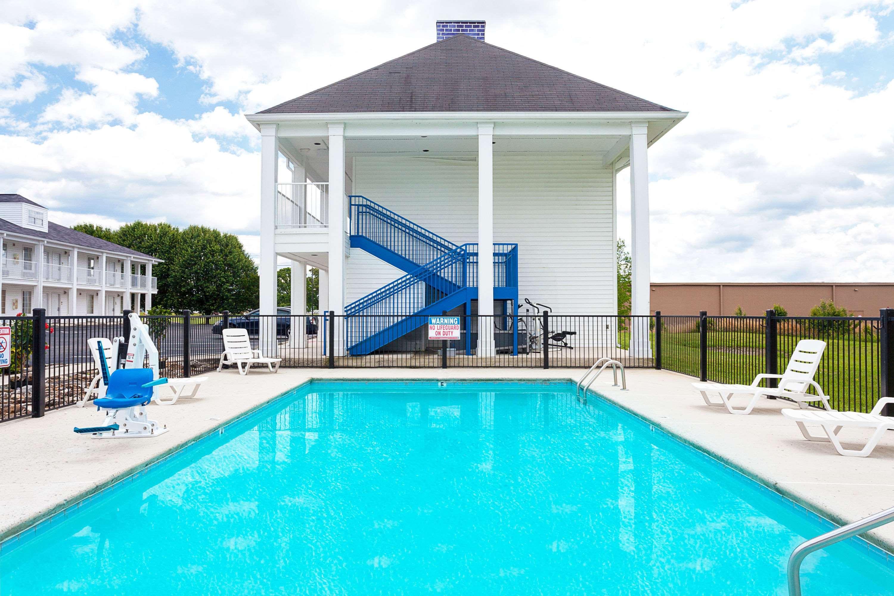 Baymont By Wyndham Tullahoma Hotel Exterior foto